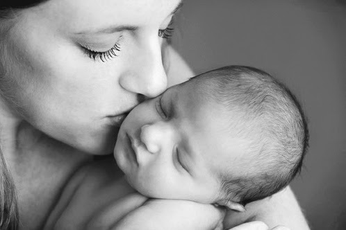 El olor a recién nacido provoca un efecto narcótico en el cerebro de las madres